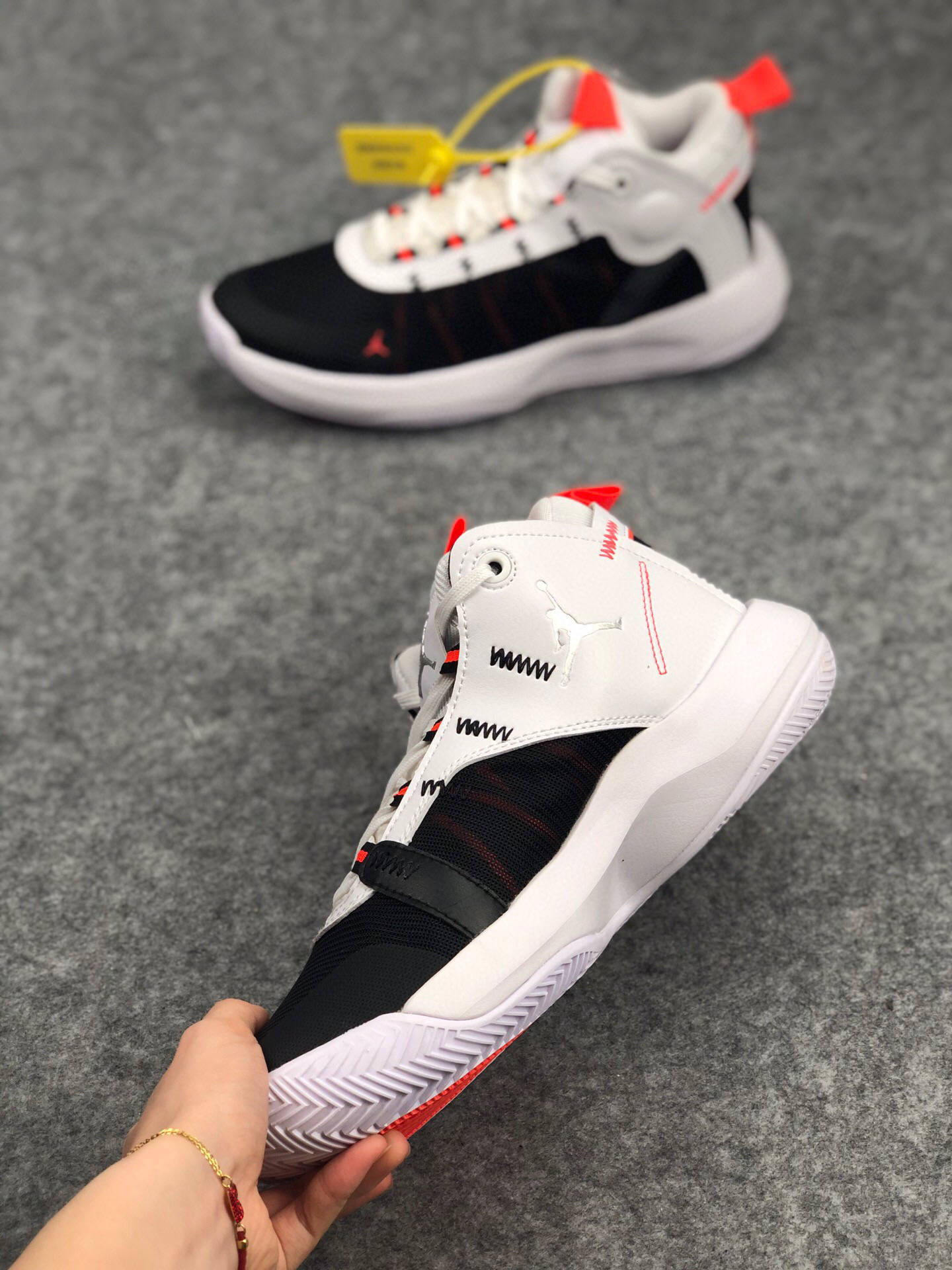 乔丹aj34黑白红 air jordan jumpman 2020 pf 低帮缓震运动篮球鞋