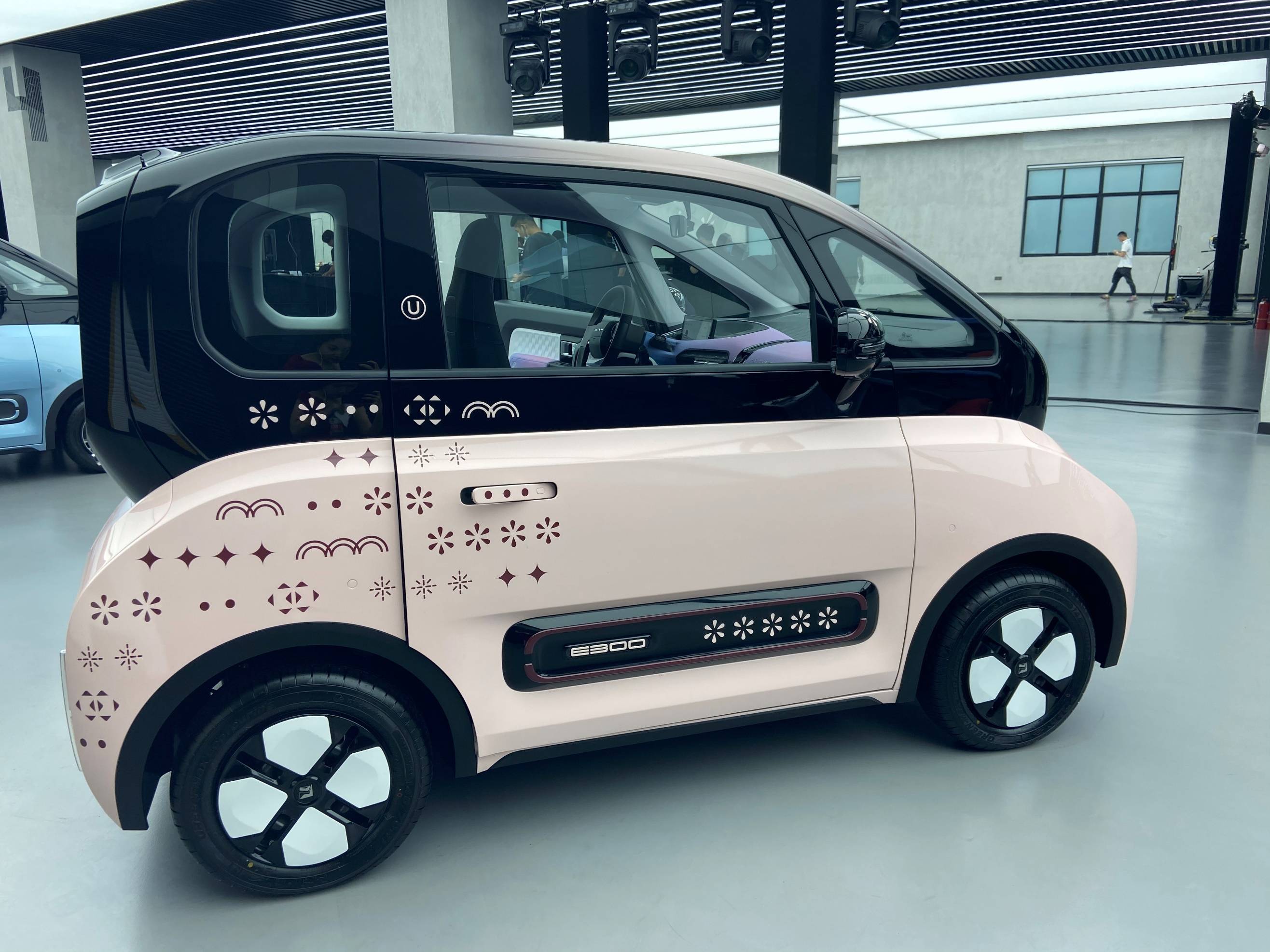 新宝骏纯电动小宝贝来了,萌萌的设计,你会喜欢上的!_搜狐汽车_搜狐网