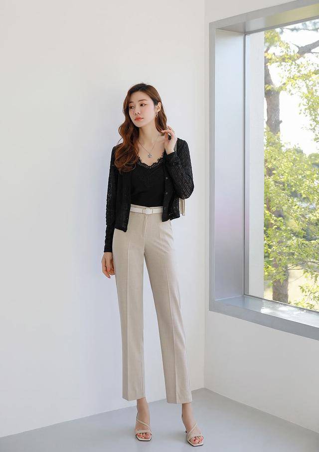 一米五大长腿的优雅知性美女,月入3万,打拼多年终于如愿买房