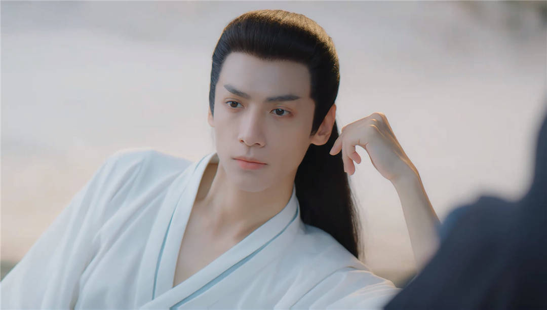 原创罗云熙古装造型解析,润玉白衣无双,容齐华贵,上官透用心在细节