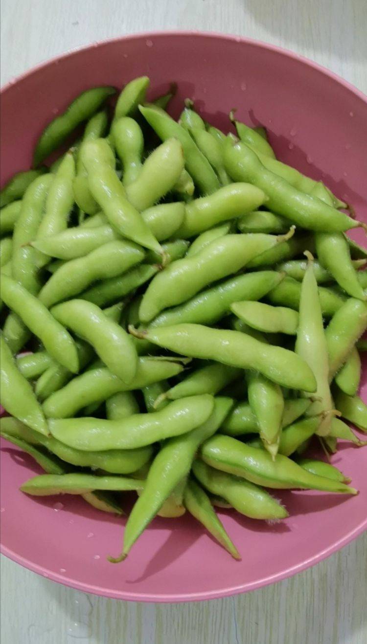 夏天,72岁的老妈几乎天天吃这菜,面色红润精神足,清爽又鲜嫩_毛豆