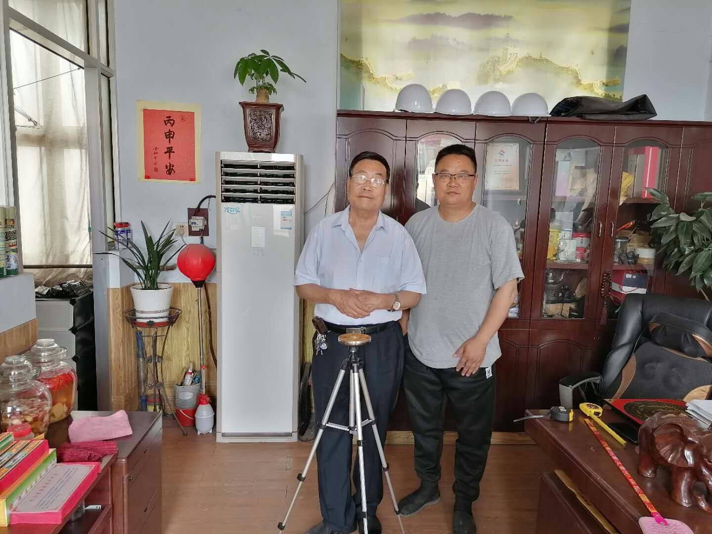 潍坊文化名人王金山到安丘市鑫利化工有限公司进行厂区规划指导