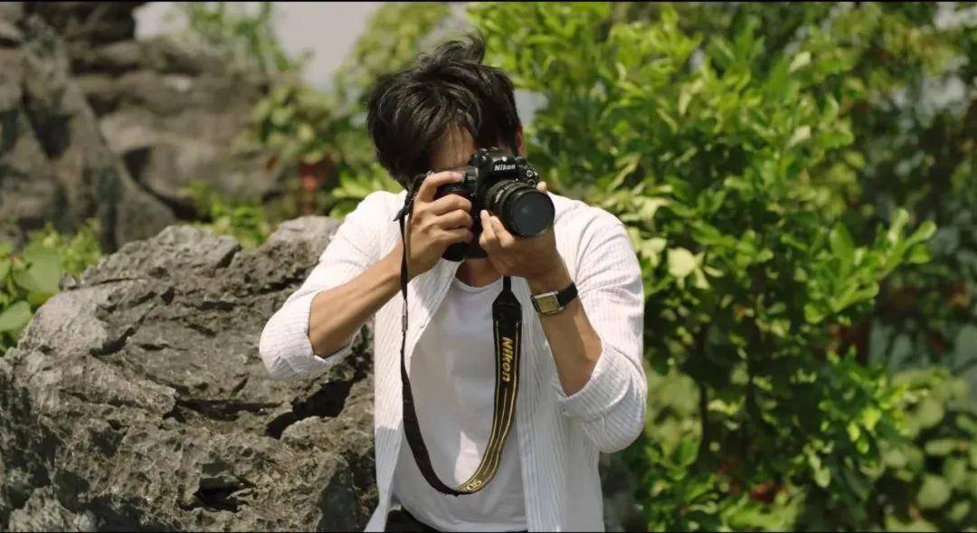 《隐秘的角落》里的神机"尼康d2x"_张东升