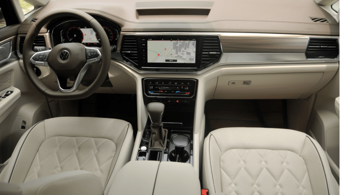 试驾威然viloran内饰格调极佳驾控像c级车值得入手