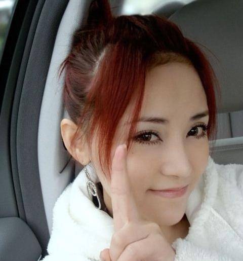 反观段曦,虽说一直混迹在娱乐圈中,但却依旧不温不火.