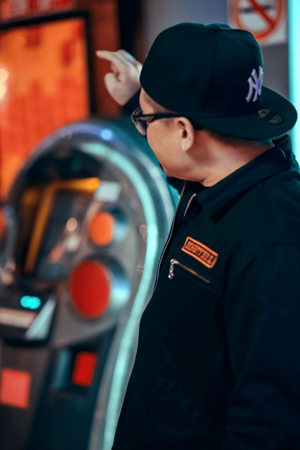 8年雪藏,两度崩盘,王昊王厂长的b面人生