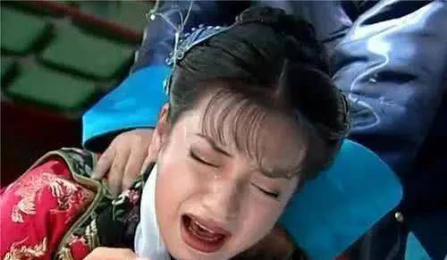 还珠格格同样都是小燕子挨板子老版哭的好真实新版却演成了这样