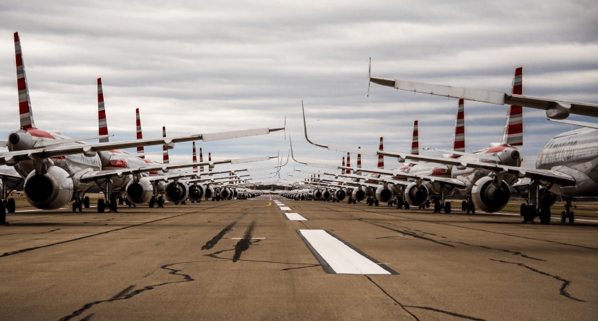 圖為美國三大航空公司的飛機停在匹茲堡國際機場