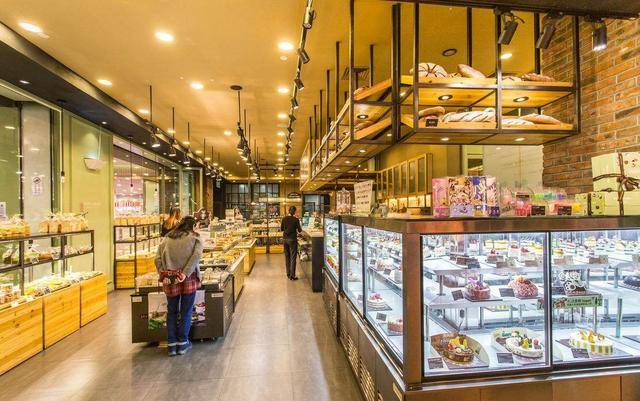 新开甜品店引流方案环环相扣,打败4家同行老店,新老客户不断!