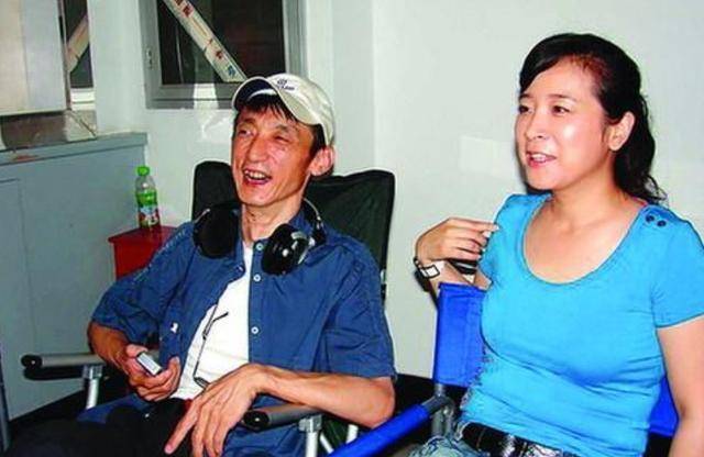 陈小艺被曝绯闻而两人生活幸福的背后,其实还是被狗仔拍到了绯闻,在