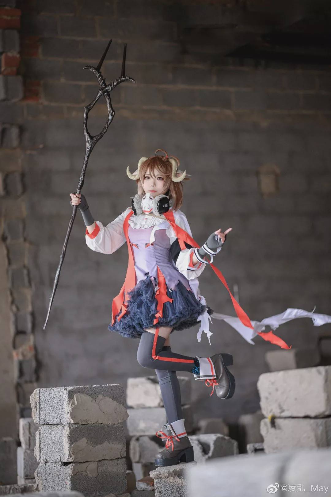 cosplay:《明日方舟》艾雅法拉@凌乱_may