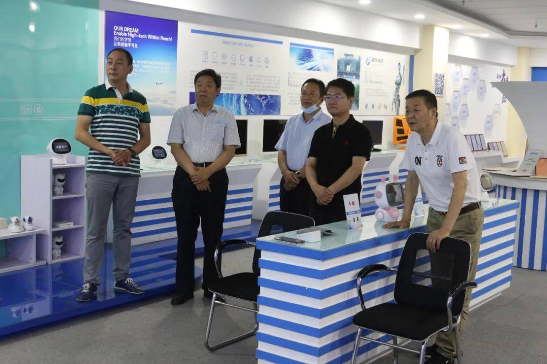 潍坊市人大常委会委员教科文卫委副主任委员张洪全一行