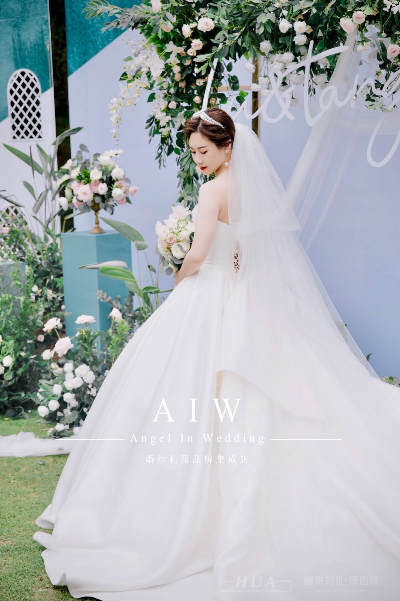 缎面婚纱适合什么样的女生|德阳成都婚纱礼服租赁西服定制