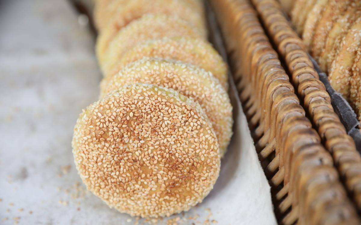 原创教你做香喷喷的芝麻油酥饼,咬一口香酥诱人,太好吃了