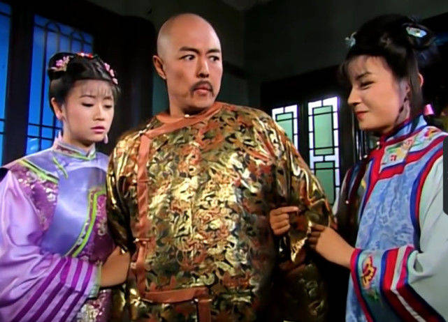 原创还珠:紫薇初次进入认爹的情况,谁记得乾隆是什么态度