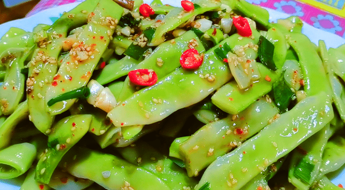 香辣爽口,下酒下饭,个人感觉比凉拌黄瓜还好吃,芸豆含有大量的粗纤维