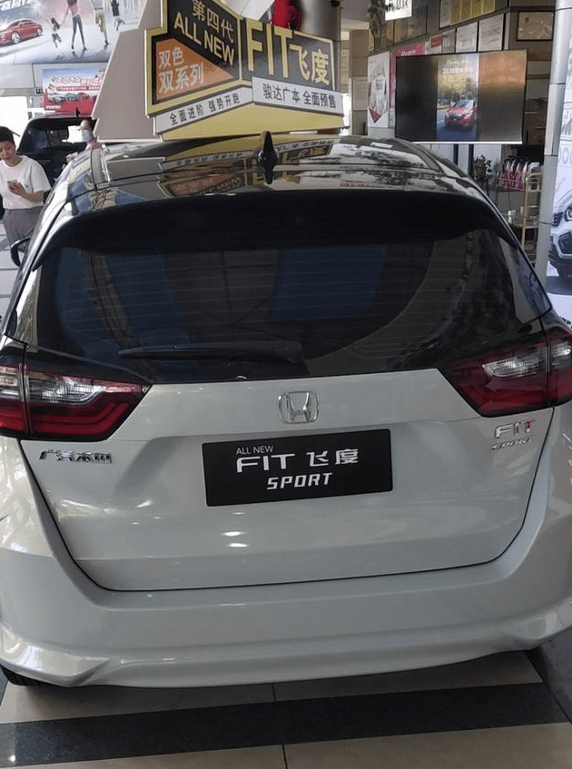 第四代本田飞度sport版实车到店比polo大气15l配声纳传感器