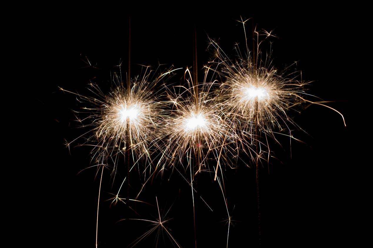 详文分析:我们是该坚持"禁燃烟花",还是"保持传统习俗"?_金属虽