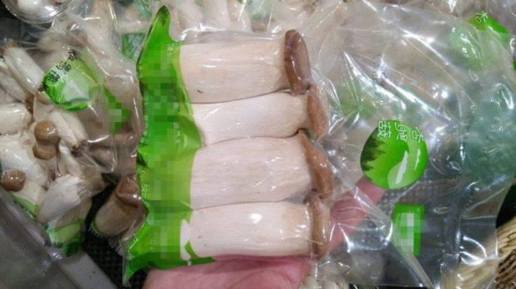 买杏鲍菇,选大的还是选小的?老菜农:学会这两招,一挑一个准