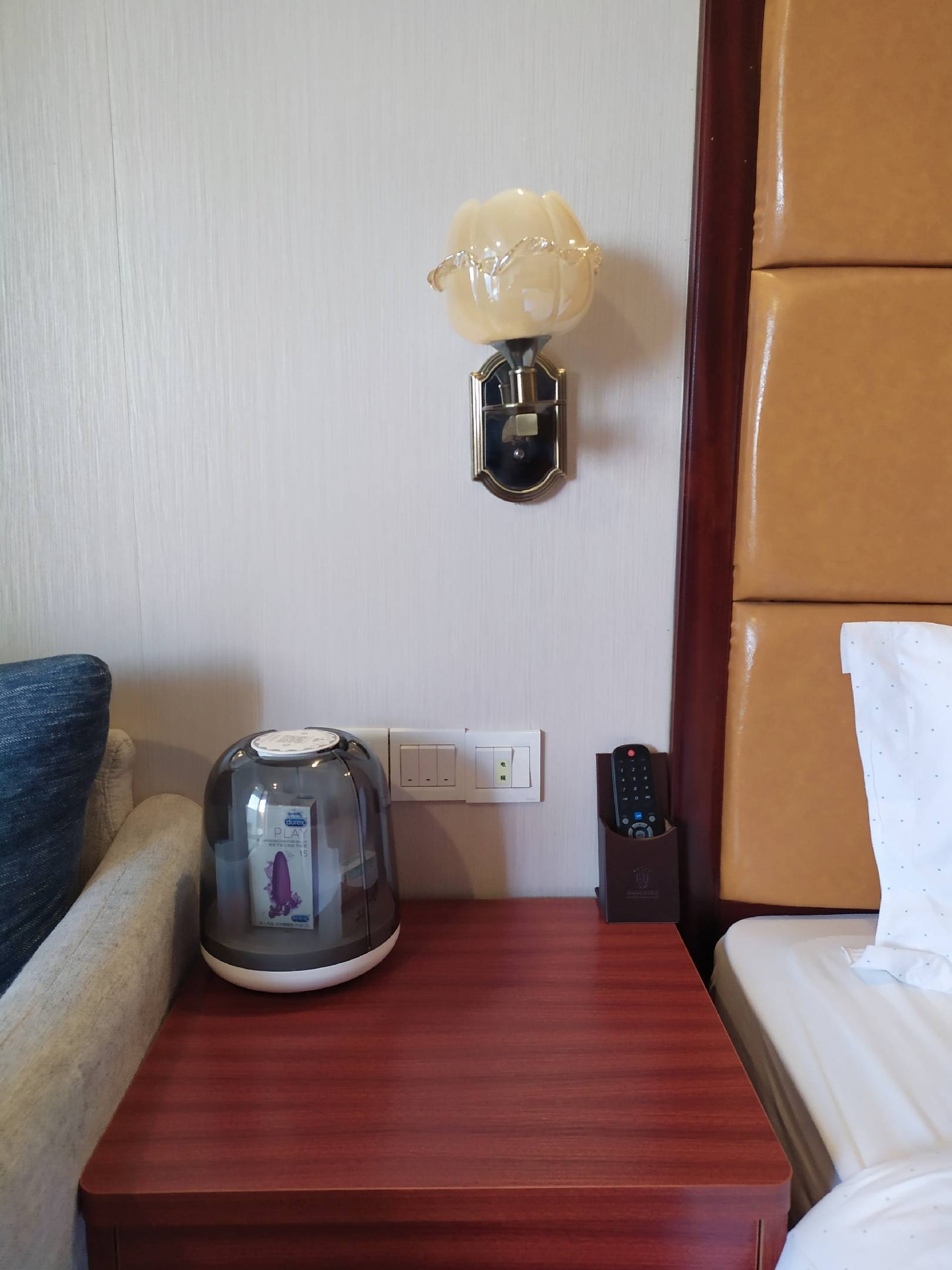 酒店客房该如何选择一款合适的售货机?