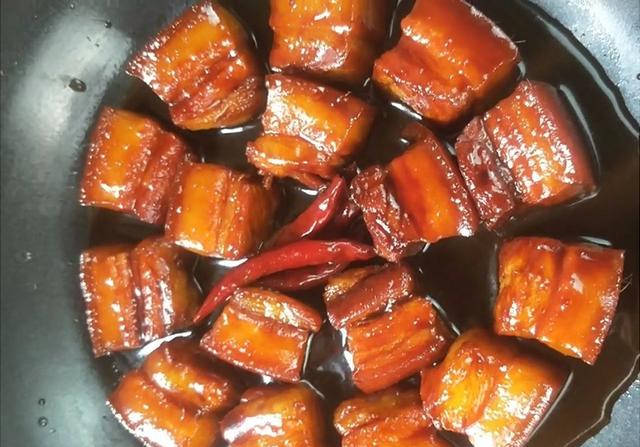 原创教大家做一道好吃的炖五花肉,做法简单又好吃