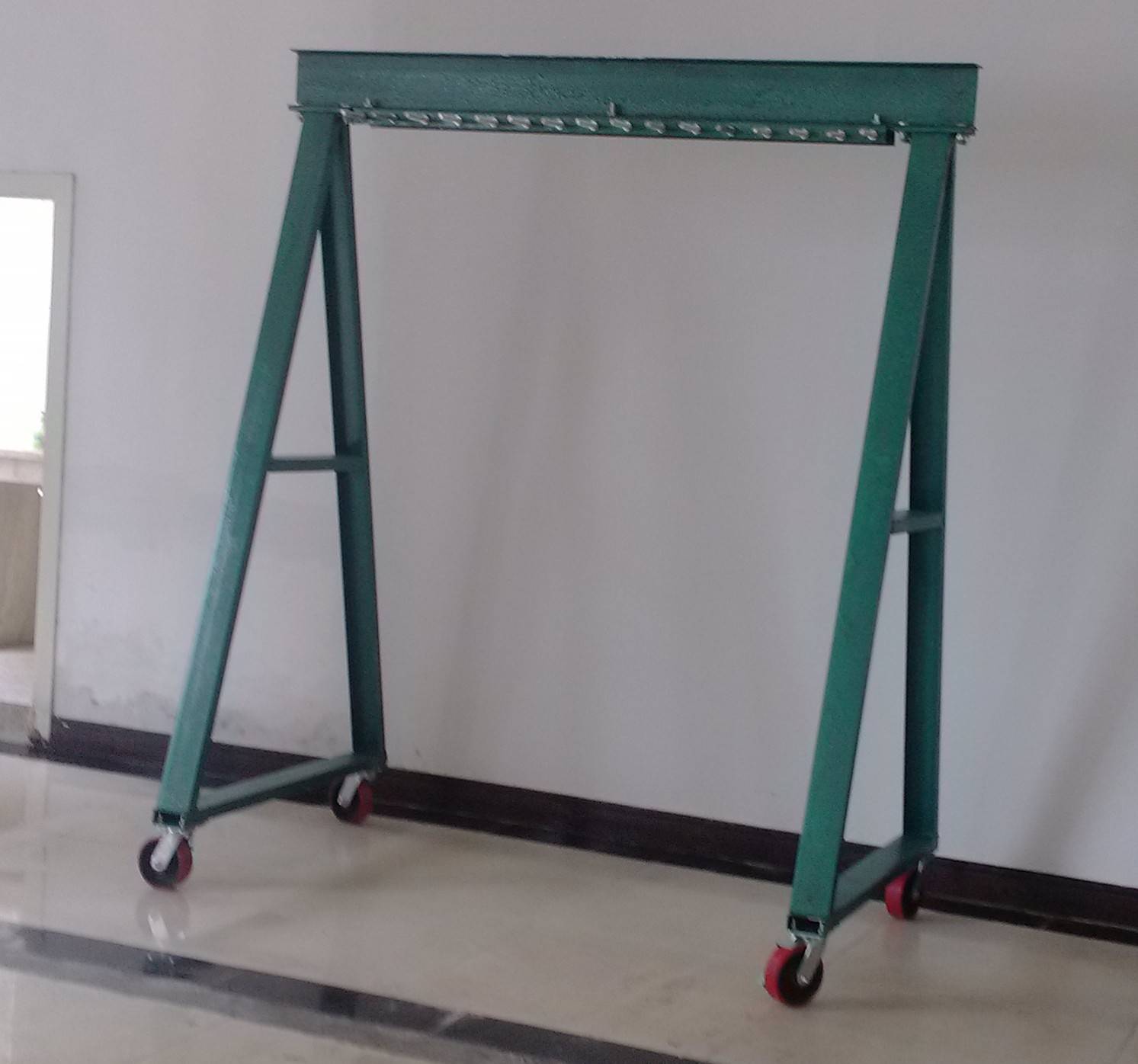 小型龙门吊架_移动龙门吊架_轻型龙门吊架如何注意操作安全_运行