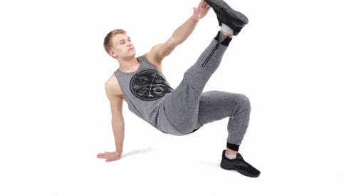 动作五:螃蟹式碰脚尖