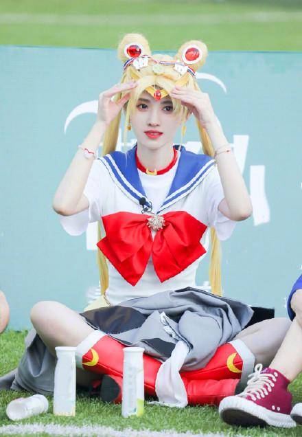 名门泽佳:鞠婧祎cos水冰月超好看!
