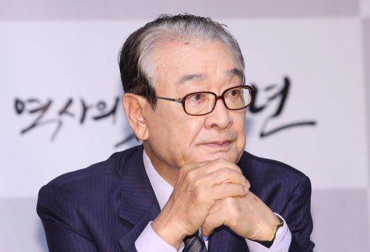 搞笑一家人爷爷李顺载就欺压前经纪人道歉