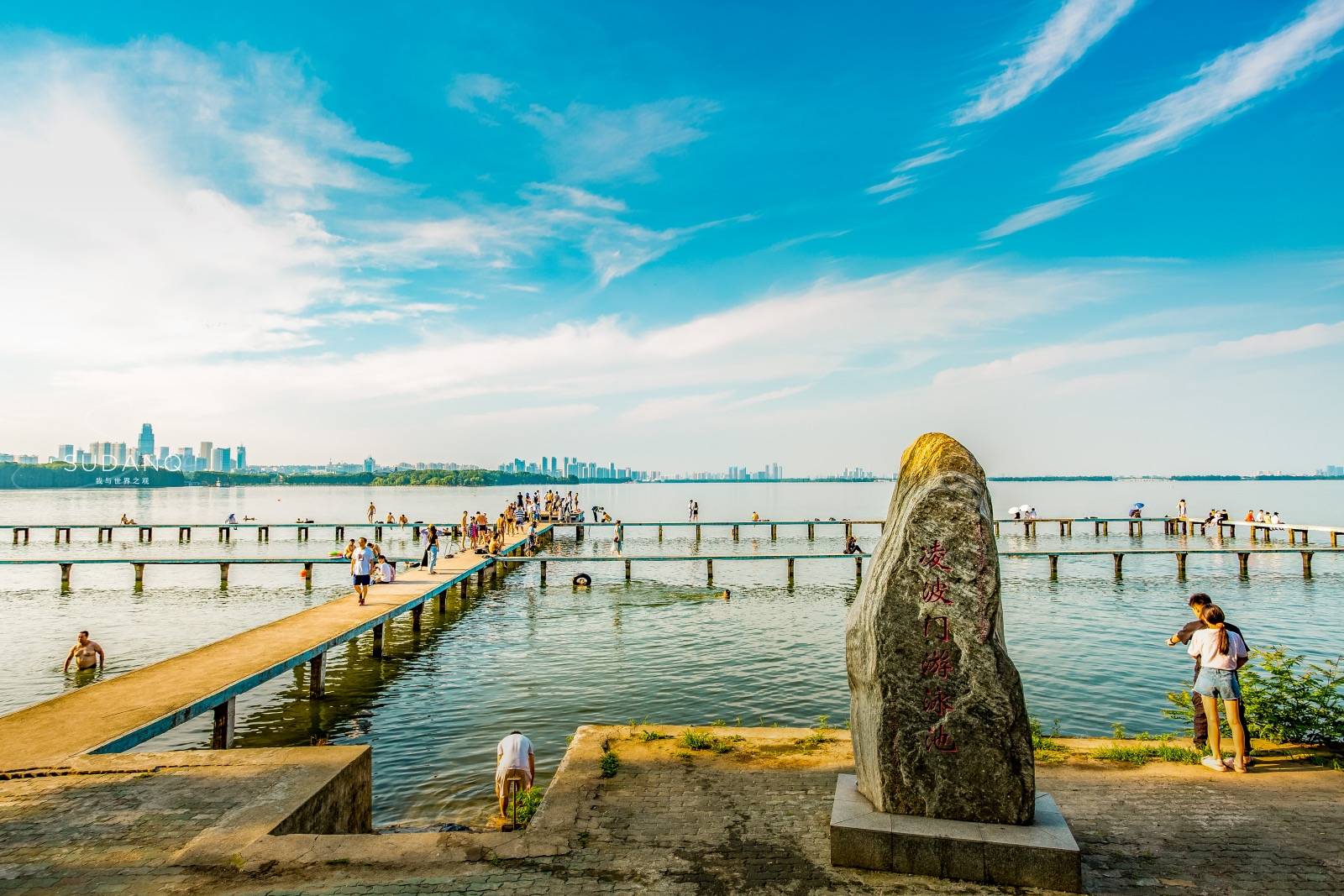 它比西湖大6倍,不仅美还可以游泳,武大凌波门文艺又浪漫