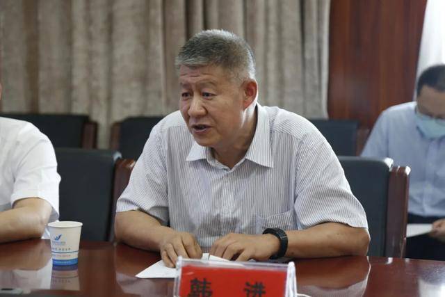 武汉大学党委书记韩进一行到恩施市中心医院调研