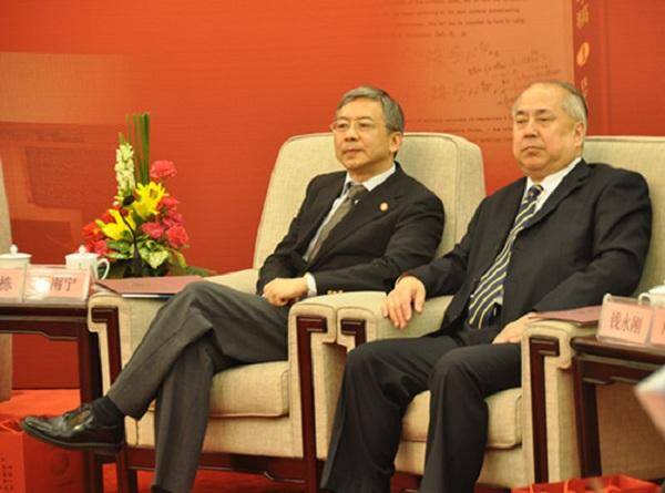 儿子参军受排挤,34岁才念完大学,1982年免试进入加州理工_钱永刚