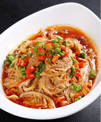 大厨教你椒香牛百叶的制作,鲜麻风味突出,清香脆鲜