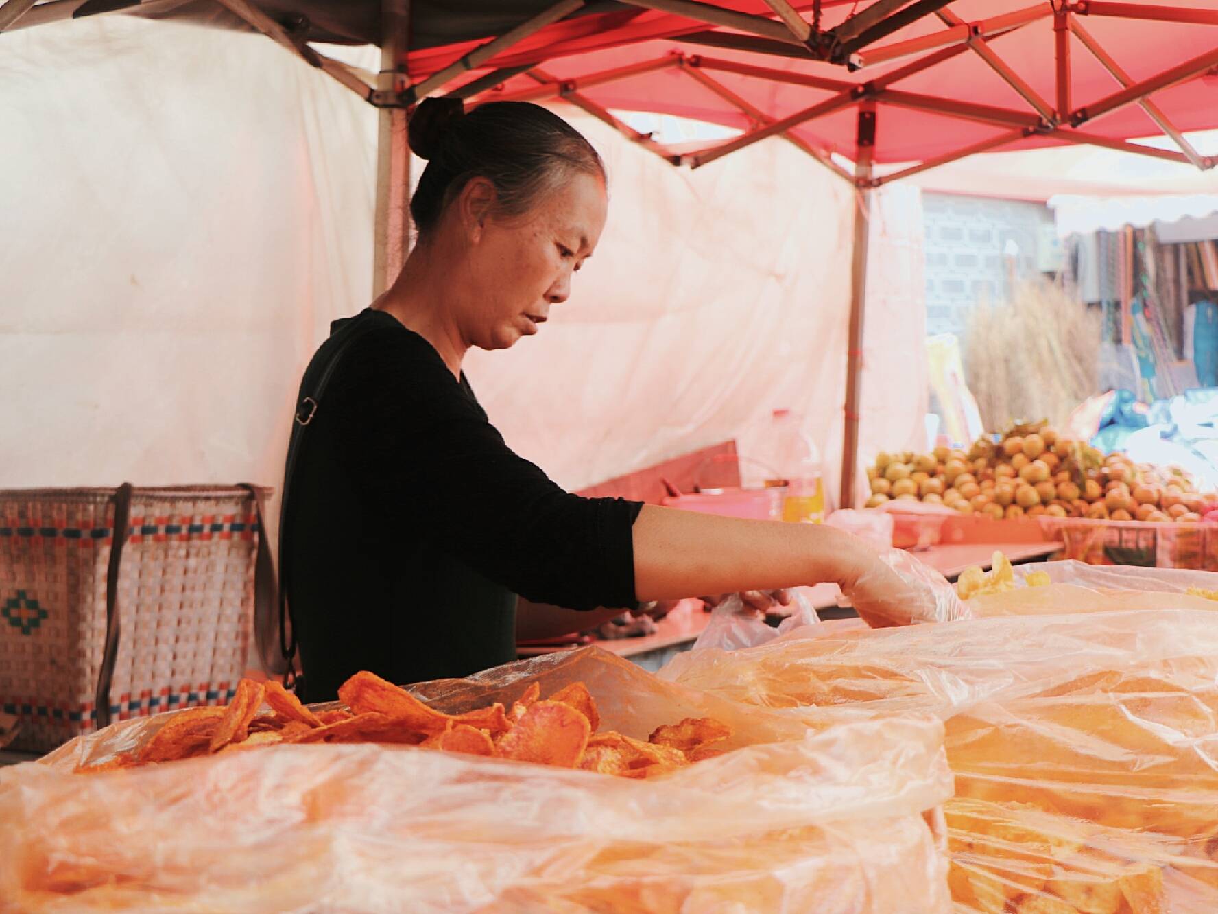 细数丽江地摊美食炸洋芋在丽江必须c位出道