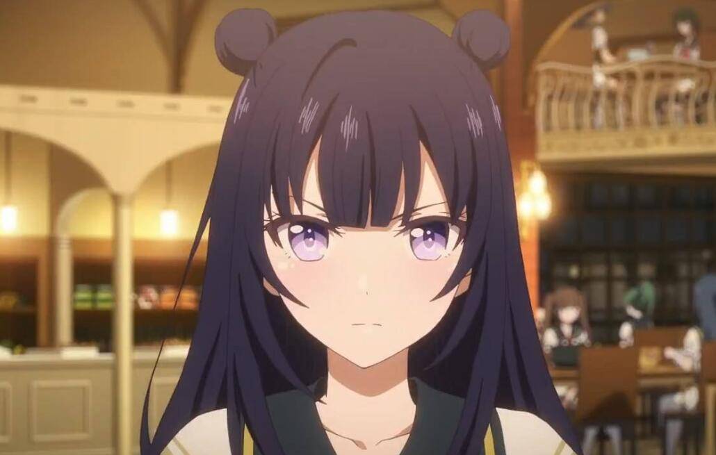 大女主提亚拉就是这种类型的,粉色的头发,甜美的笑容,笑起来魅力十足.