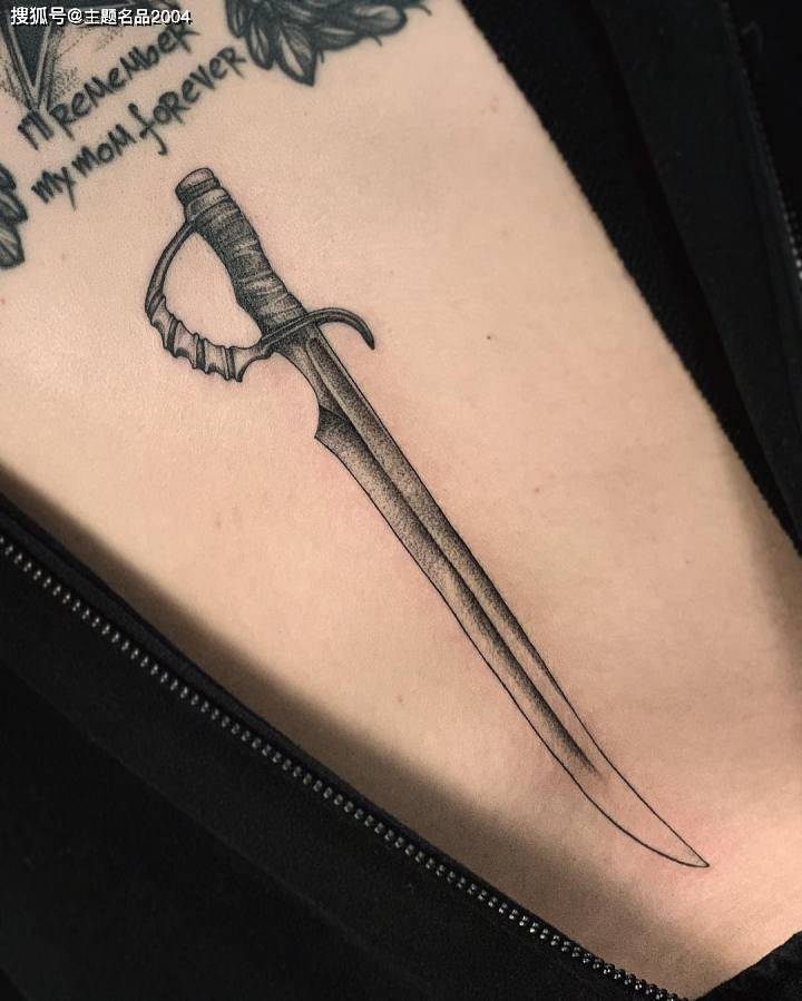 猎奇海盗的首选武器多功能的弯刀短剑