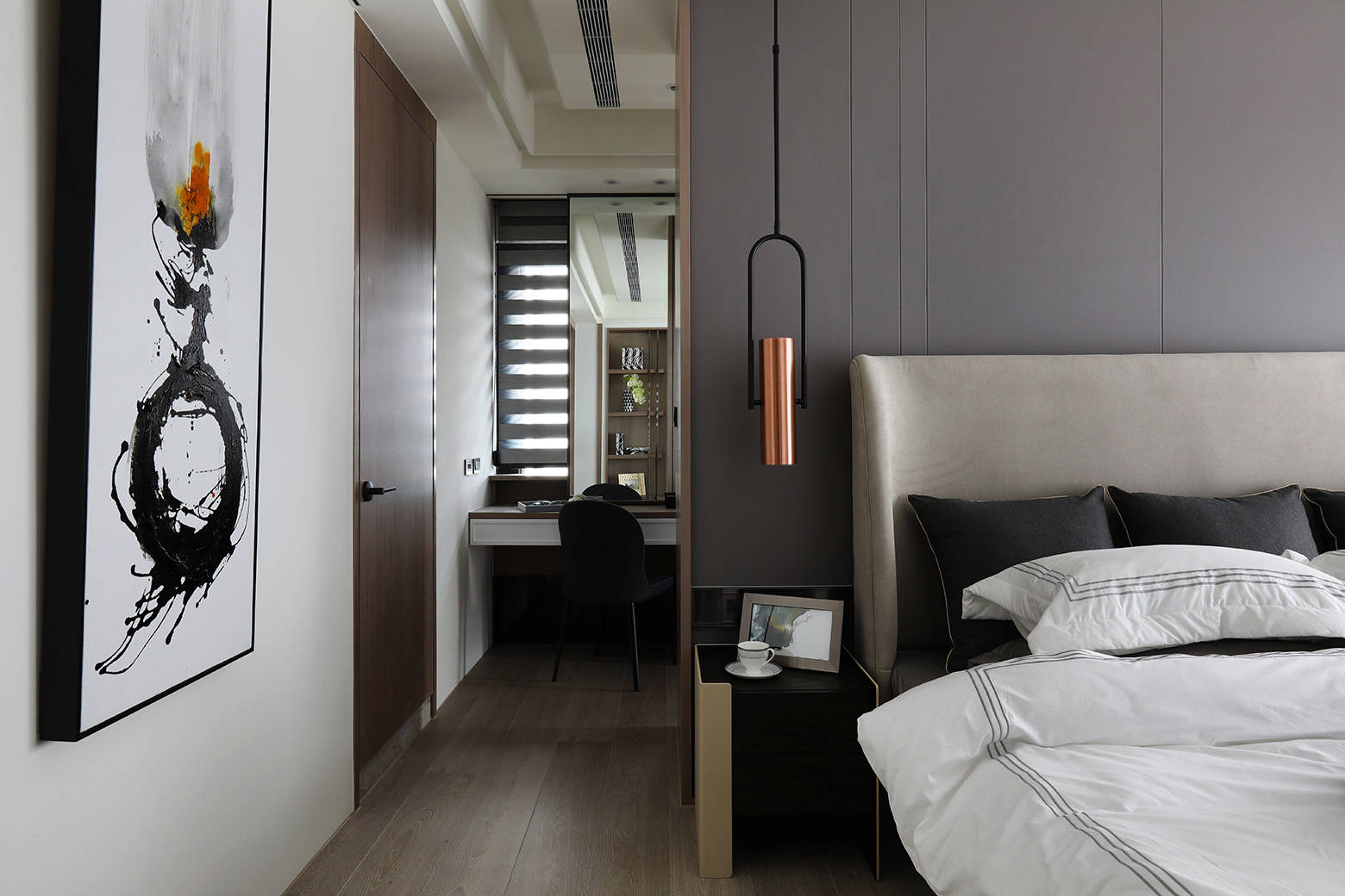 灯具,木质地板等多重材质混搭出三式不同风格却同样优雅的主副卧室,大