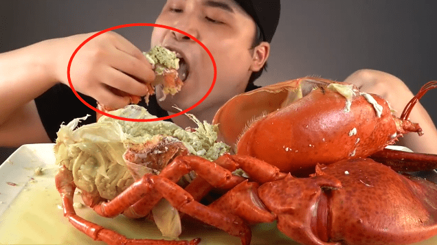 原创大胃王挑战30斤"龙虾",掰开肉一看有猫腻,网友:吃不起别装!
