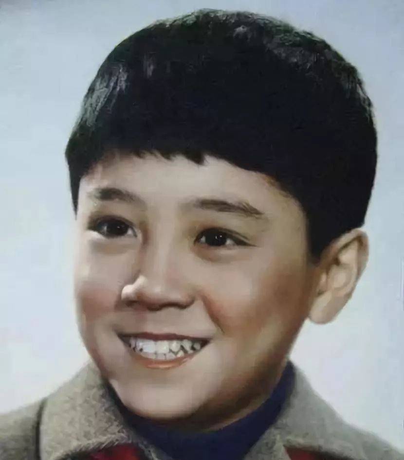 时为了培养小国庆的兴趣,中国歌剧舞剧院的男中音演员 ,父亲蔡仲秋