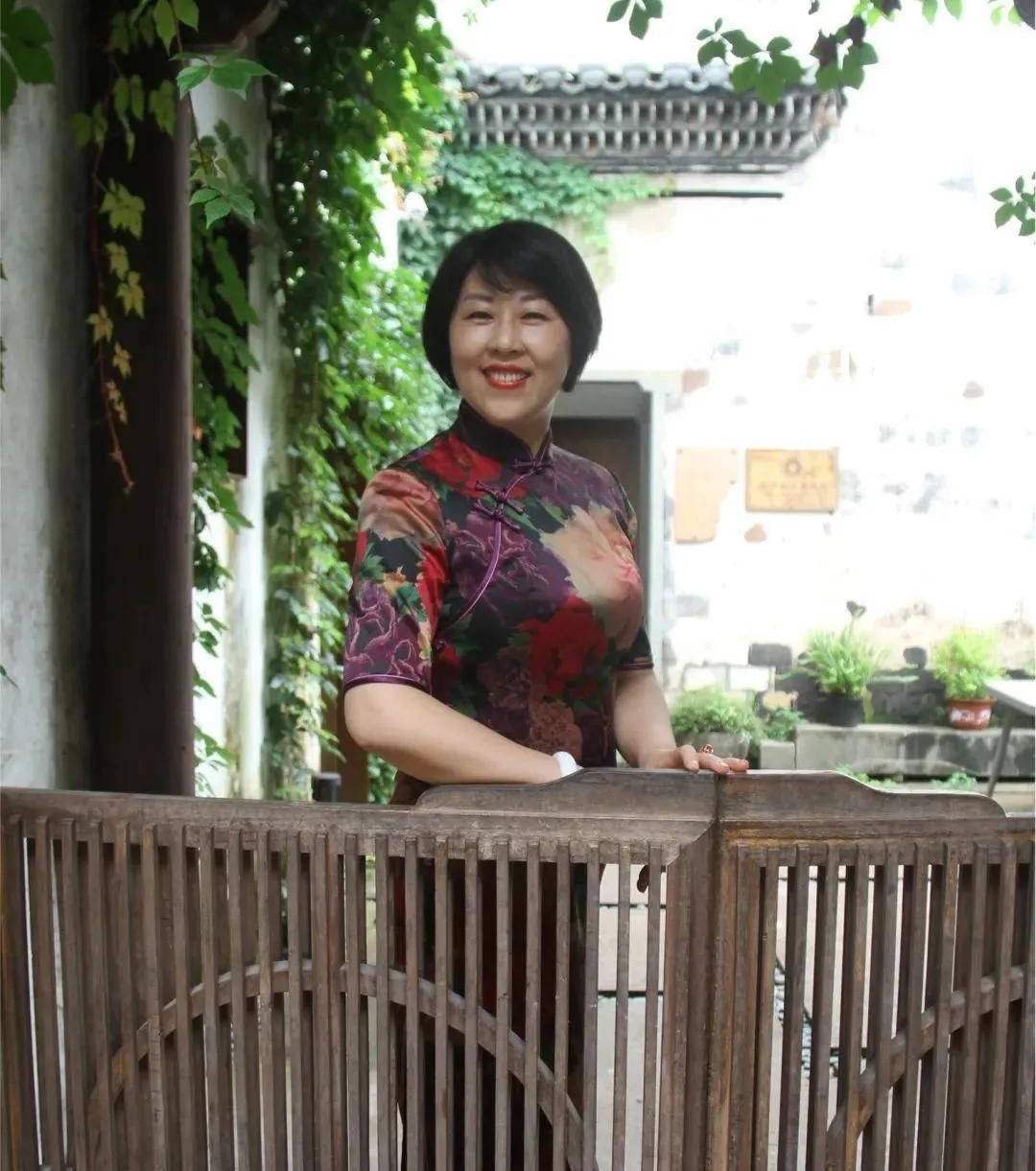 旗袍到底有多美?既端庄又典雅,完美的展现温婉的东方神韵!