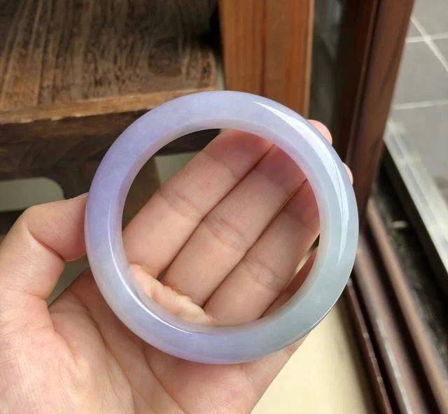 平安镯?贵妃镯?翡翠手镯常见分类及选购注意事项