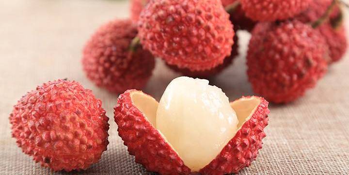 独一无二的双肩玉荷包荔枝,淡淡清香,脆爽多汁,给你不一样的体验