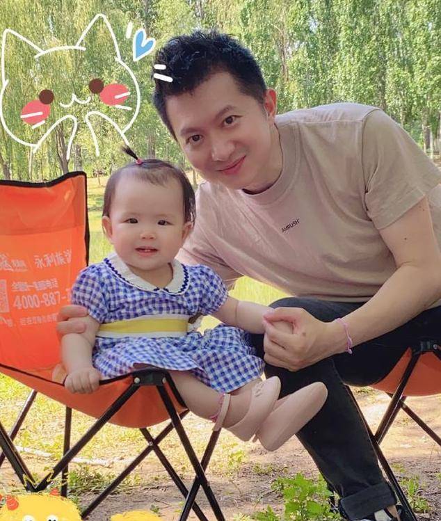 跟所有的妈妈一样,一有了孩子就就整个以孩子为中心了,红果果也不例外