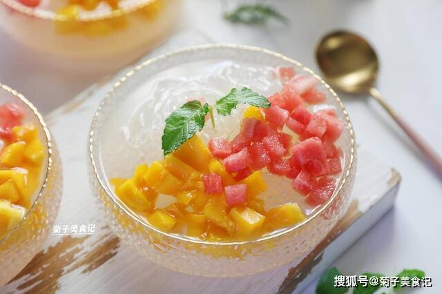 夏日不可错过的甜品冰石花冻晶莹剔透清凉解暑在家做很简单