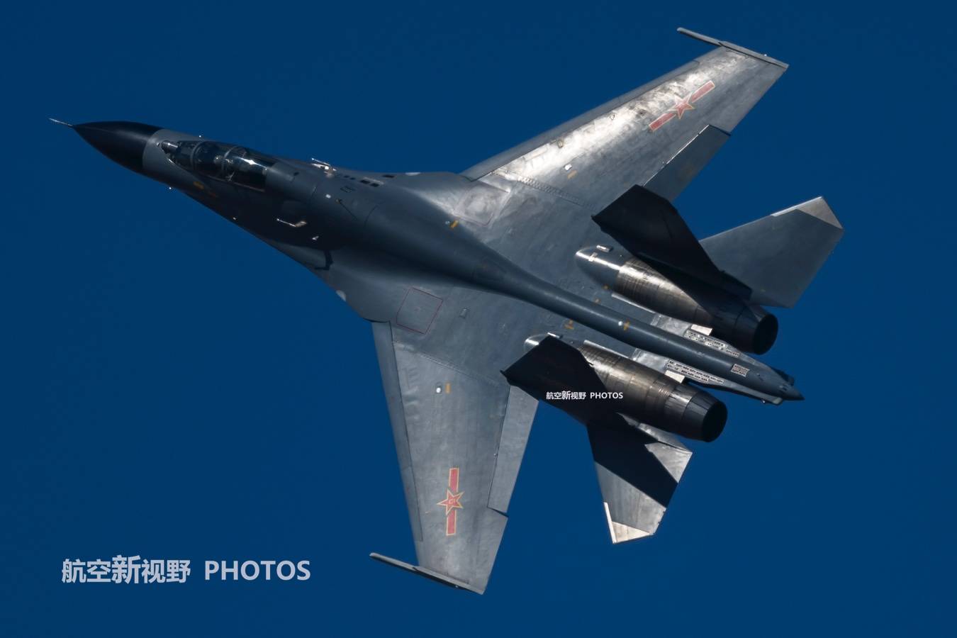 歼-11bs战机暴力机背.