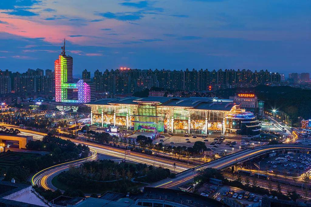 湖南广电大楼2013年,长沙市政府宣布将打造快乐长沙城市形象