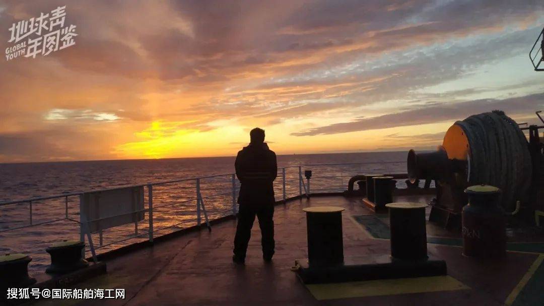 中国海员诉苦为特朗普建边境墙海运送钢板,海上漂泊近一年.