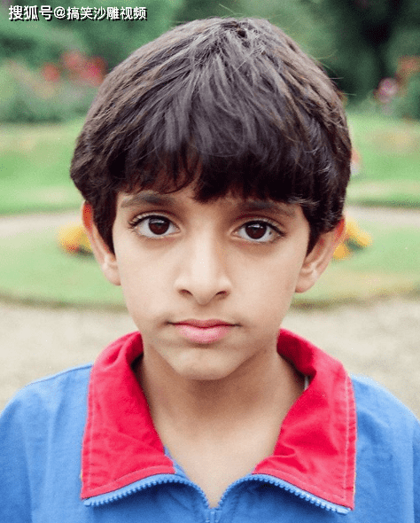 原创迪拜高富帅王储成网红,生活奢华人设完美,迎娶表妹