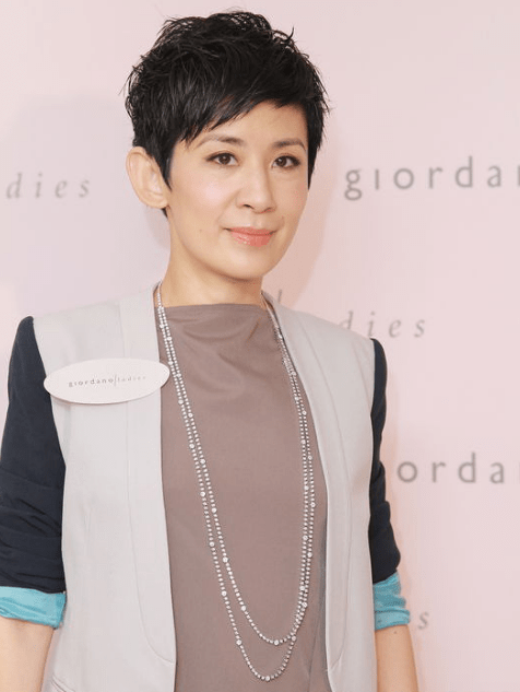 原创吴君如为13岁女儿庆生,陈是知气质好像妈妈,母女俩犹如姐妹花