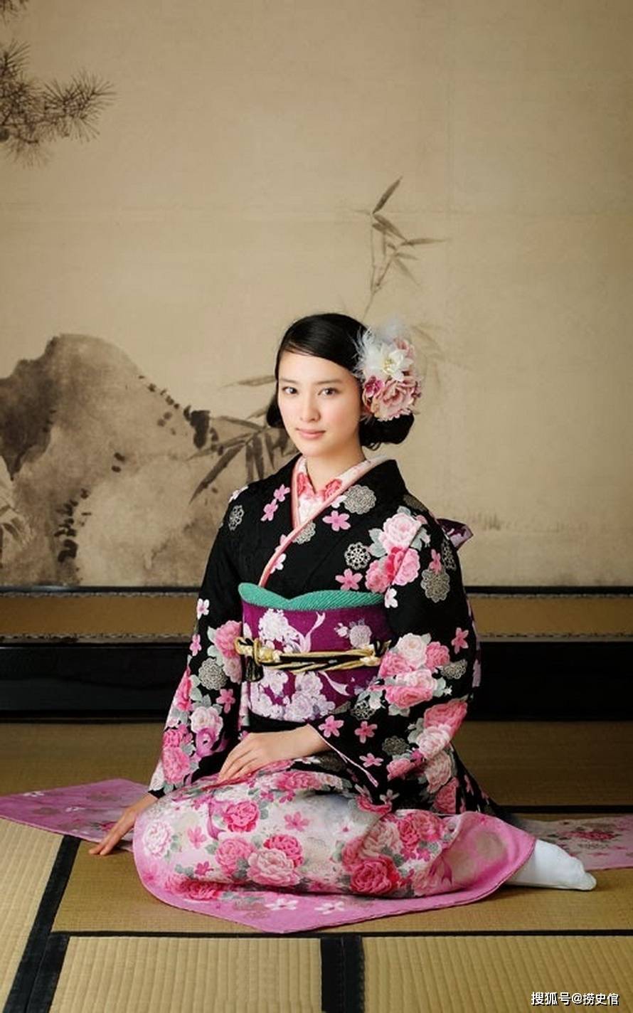 日本女星武井咲和服写真绚烂多彩宛如待嫁新娘